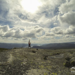 Wir üben immer noch für das Foto auf der Trolltunga.