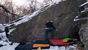 Bouldern im Tessin - mit der Hose von JUNG (c) M. Spengler