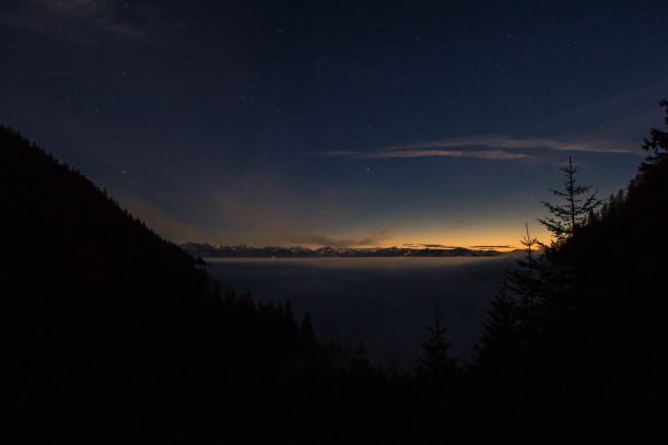 Abstieg in den Nebel