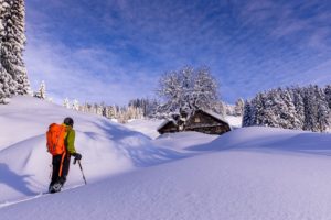Verschneite Dürrehorn-Alpe (Skitour Gunzesrieder Tal)
